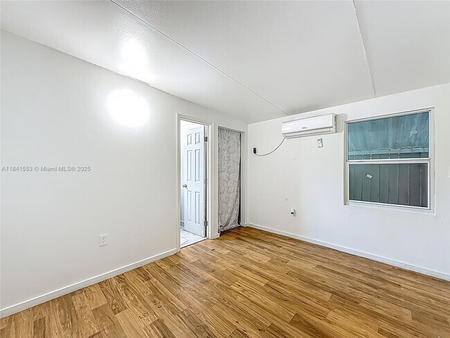 Building Photo - 1110 N 58th Ave