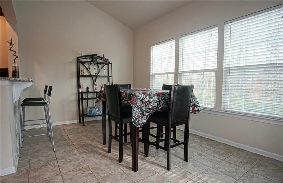 Building Photo - 13420 Harbor Dr