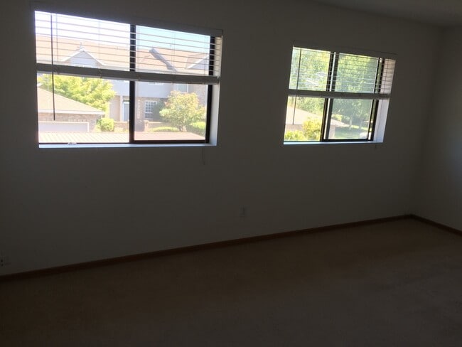 Building Photo - fros04