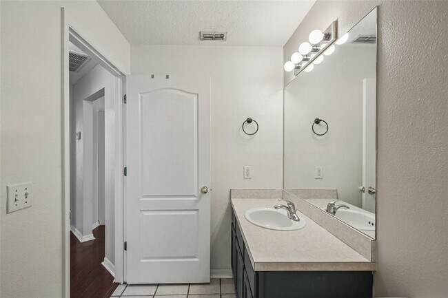 Building Photo - 7842 Citrus Blossom Dr