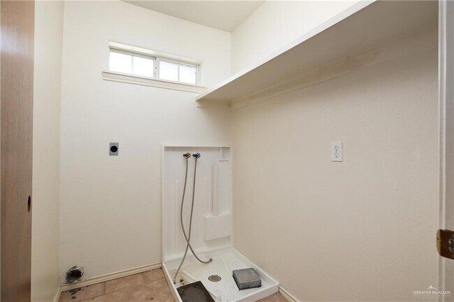 Building Photo - 2717 W Ringold Cir