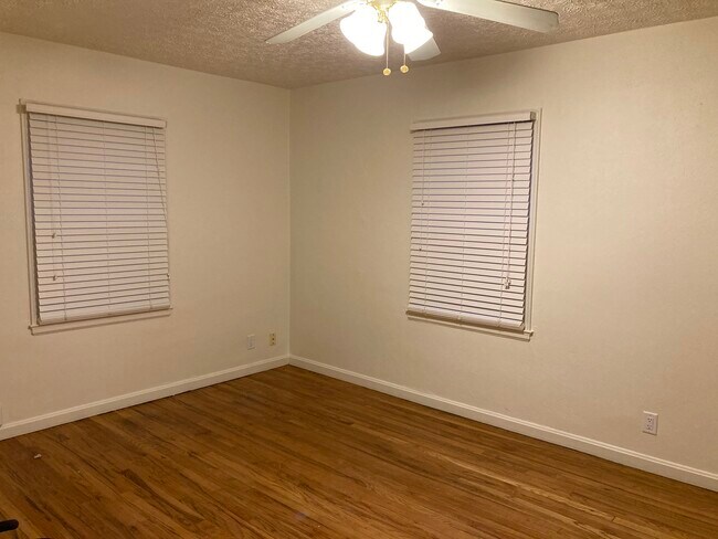 Building Photo - 585 Brittain Rd