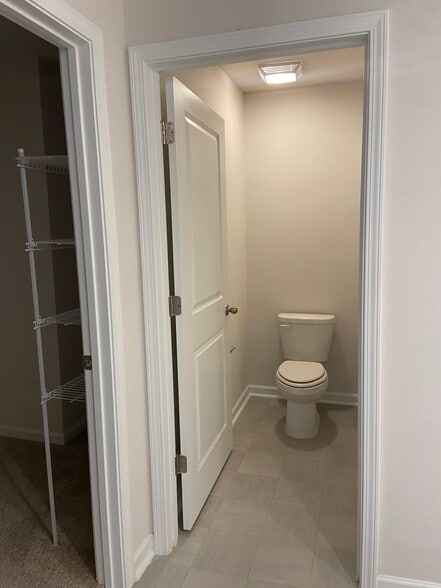 Building Photo - 111 David Hill Dr