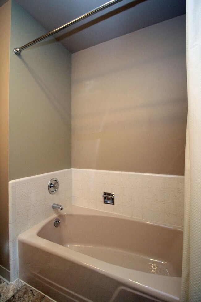 Building Photo - soudr03