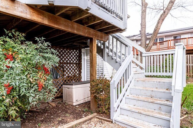 Building Photo - 6519 Engel Dr