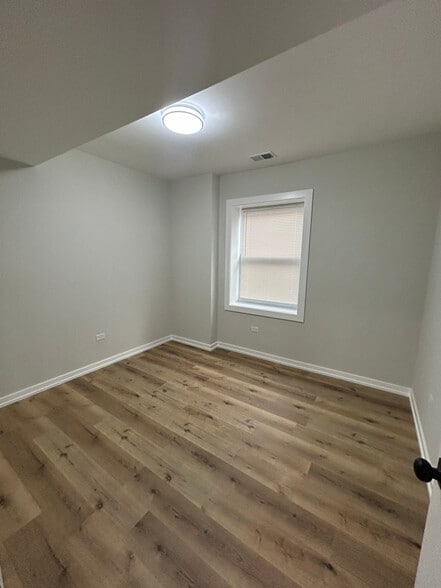 Building Photo - 1110 W Marquette Rd