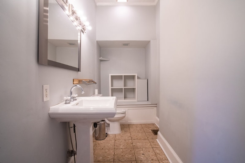 Building Photo - 758 Lake Ave NE