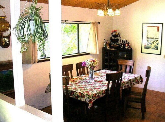 Building Photo - Great Three Bedroom House Carmel Valley