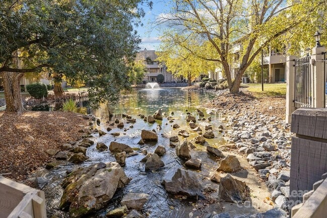 Building Photo - 2505 Stockbridge Dr