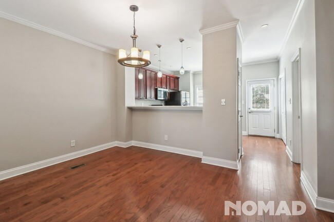 Building Photo - Charming 3BR Townhome in Decatur