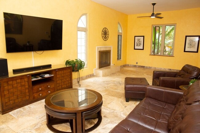 Building Photo - Spacious 4-Bedroom Retreat in Haiku with Stunning Natural Light