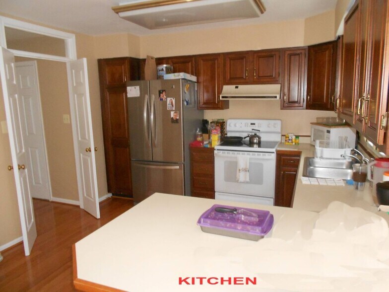 Building Photo - 12020 Lisa Marie Ct