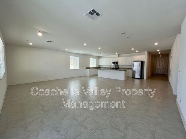 Building Photo - 11702 E Crescent St