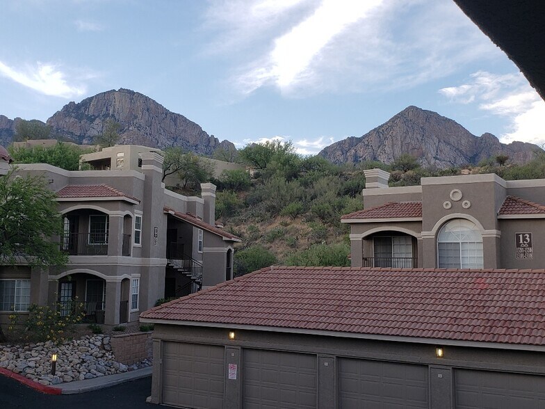 Building Photo - 1500 E Pusch Wilderness Dr