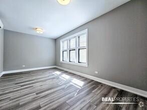 Building Photo - 2 bedroom in CHICAGO IL 60613