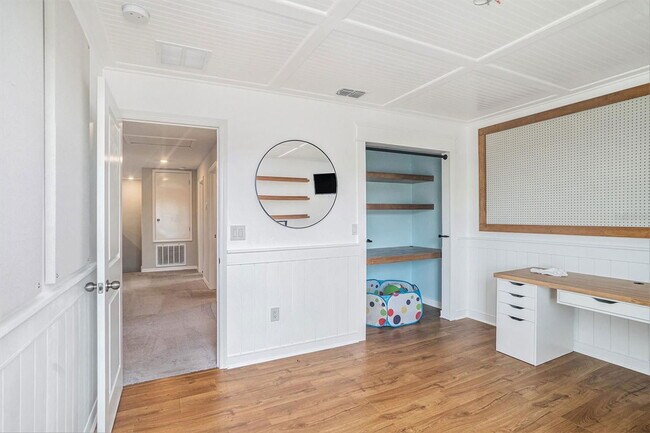 Building Photo - 1655 Blue Rose Dr