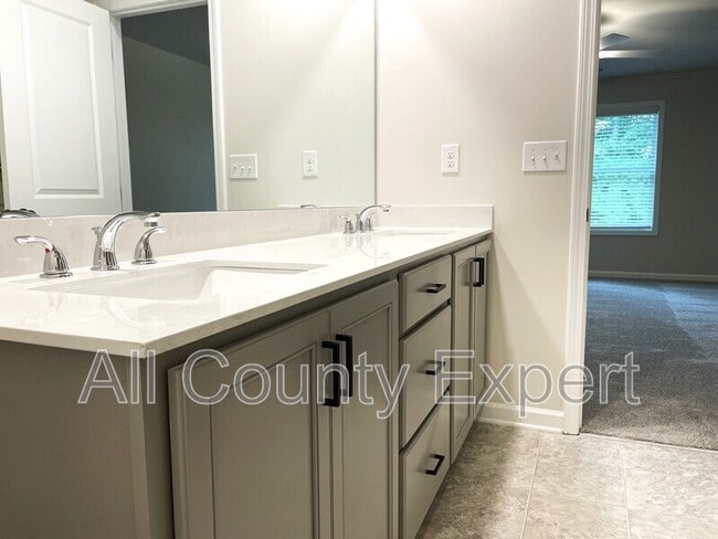 Building Photo - 414 Fox Crk Dr