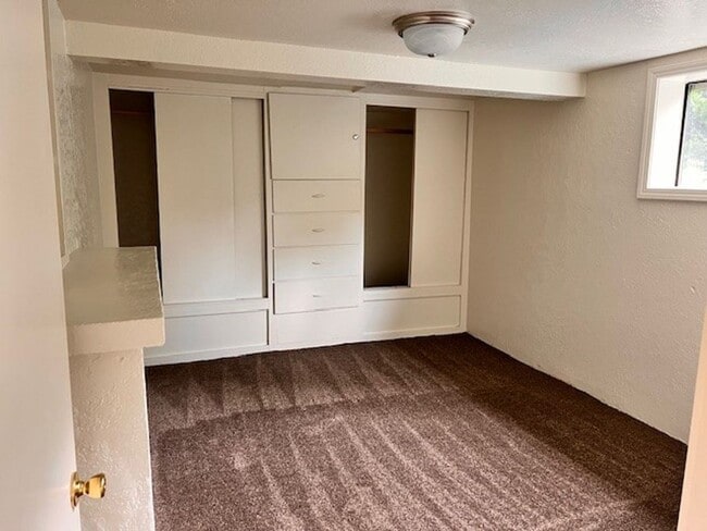 Building Photo - 1471