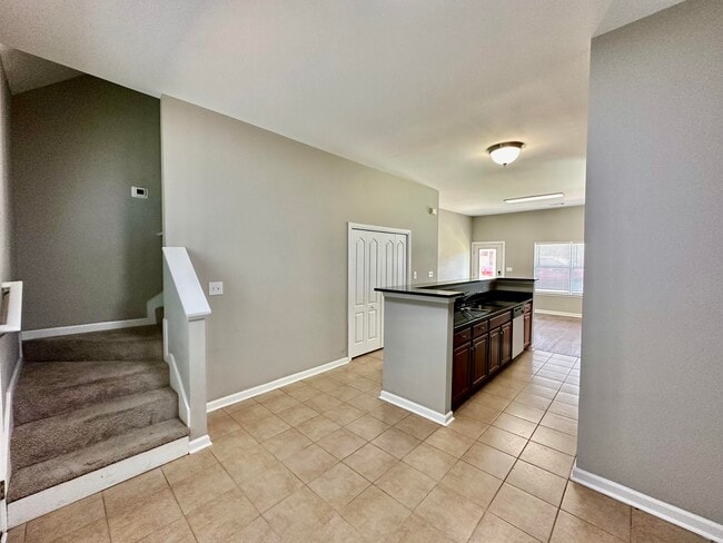 Building Photo - 496 Tropical Way
