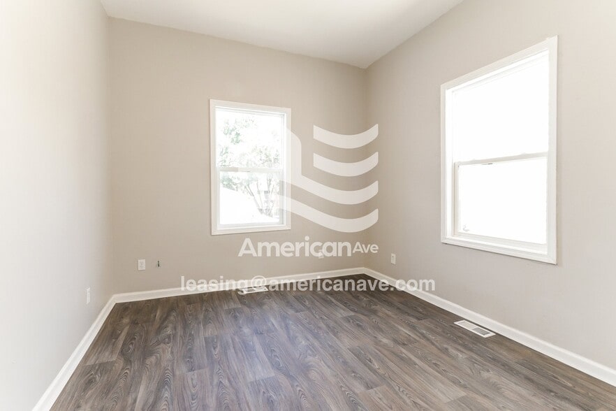 Building Photo - 624 S 38th St