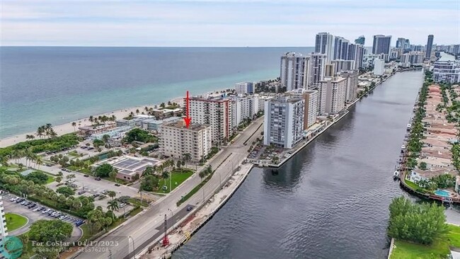 Building Photo - 1401 S Ocean Dr