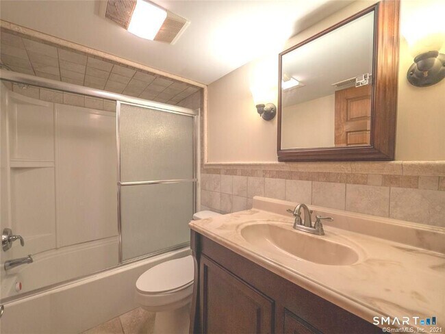 Building Photo - 467 Quinnipiac Ave