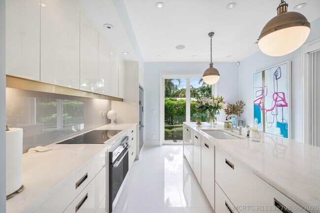 Building Photo - 106 Beachway Dr