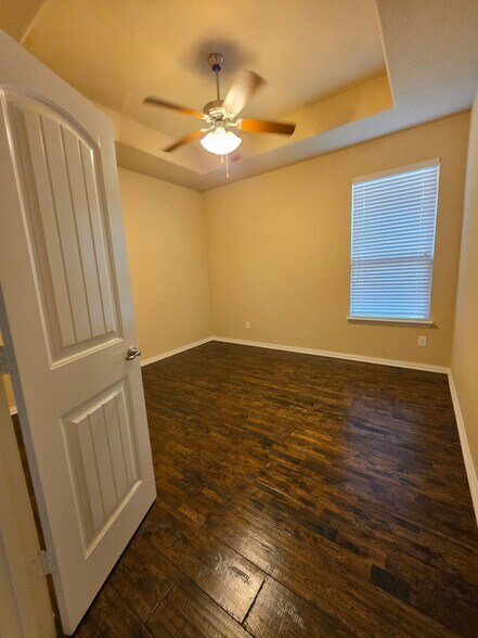 Building Photo - 430 Brookdale Dr