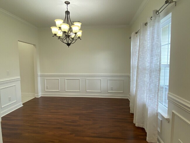 Building Photo - Home For Rent