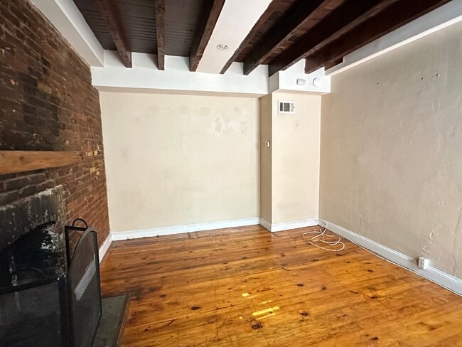 Building Photo - 623 American#F