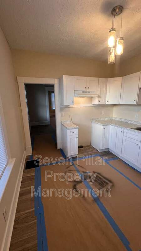 Building Photo - 1345 E Livingston Ave