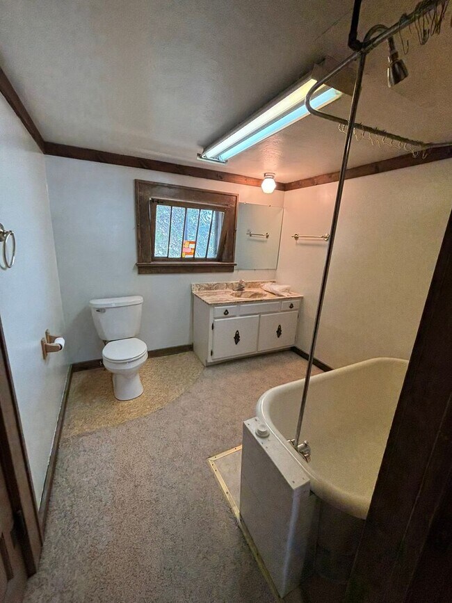 Building Photo - 3 BED | 1 BATH | HOME | WEST RAPID