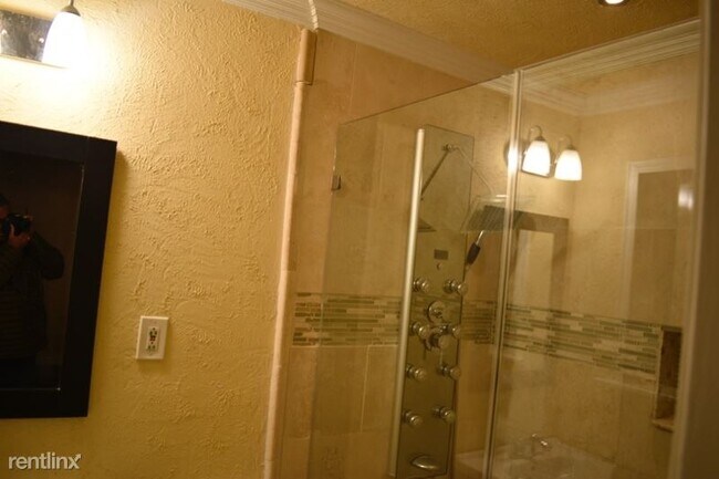 Building Photo - 3 br, 2 bath House - 2507 Skylark Drive