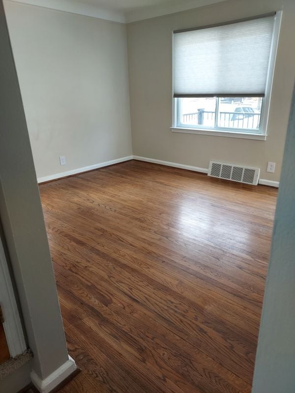 Building Photo - 3014 N Vermont Ave