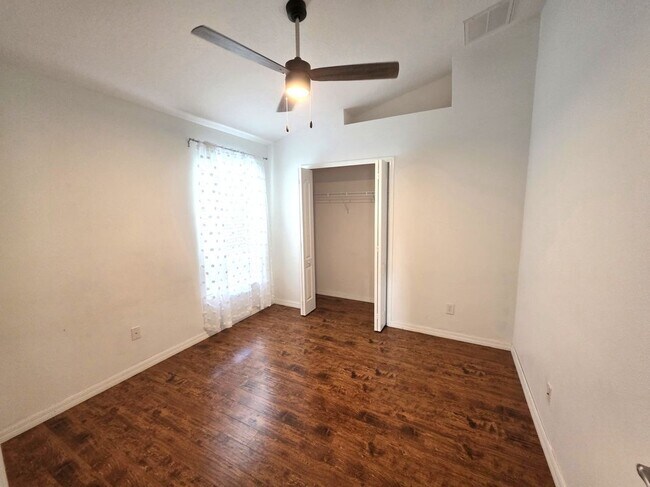 Building Photo - 3214 Prairie Iris Dr