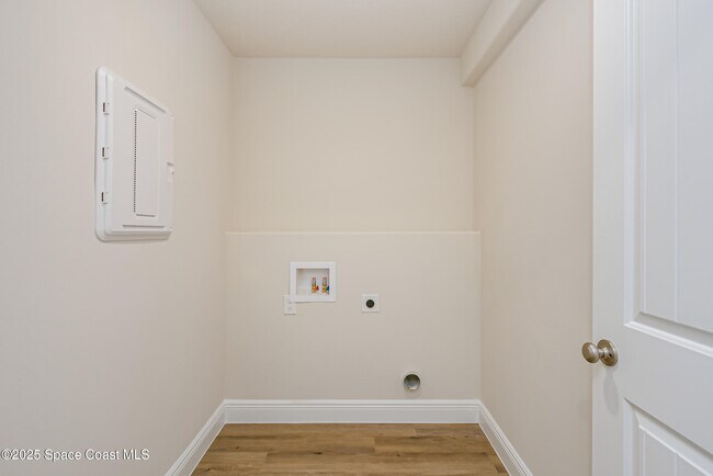 Building Photo - 167 Hidden Woods Place