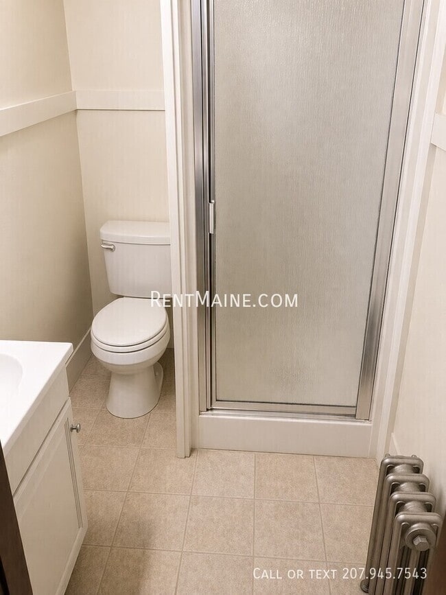 Building Photo - 9 Catell St