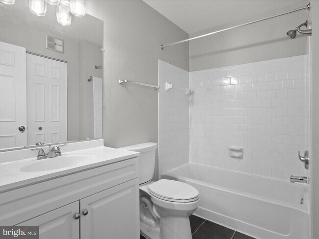 Building Photo - 7737 Inversham Dr