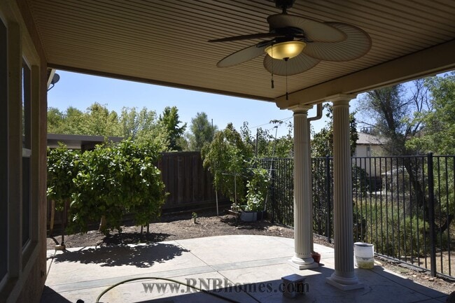 Building Photo - 1416 Bicker Cir