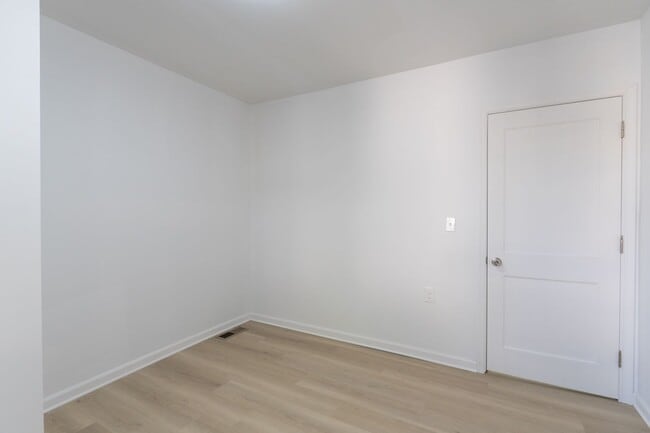 Building Photo - Newly rehabbed and Passed PHA Inspection too