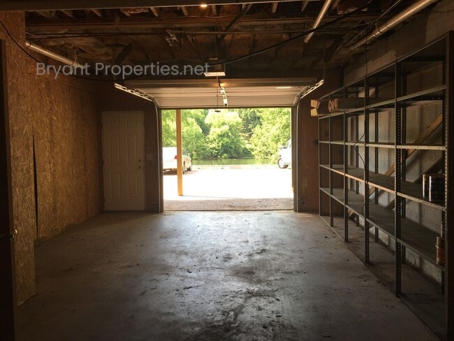 Building Photo - Goodlettsville - Duplex 2 Bedroom 1.5 Baths