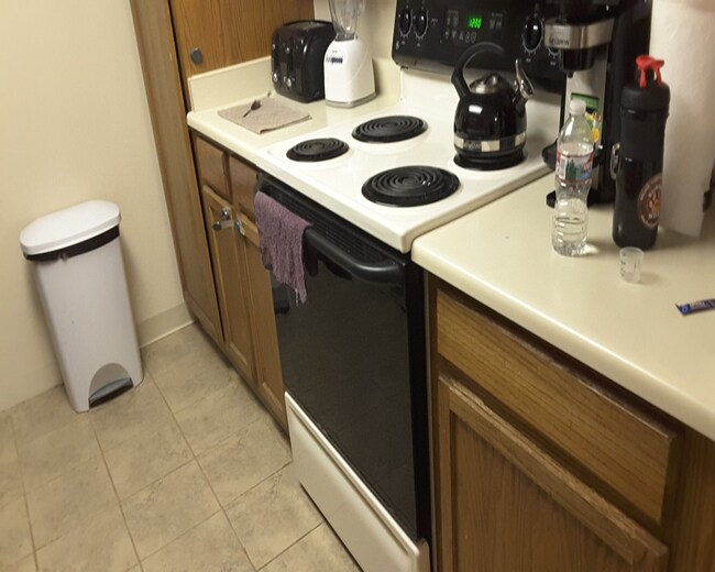 Building Photo - Charming 2BR/2BA Condo Near Lowry - AVAIL ...
