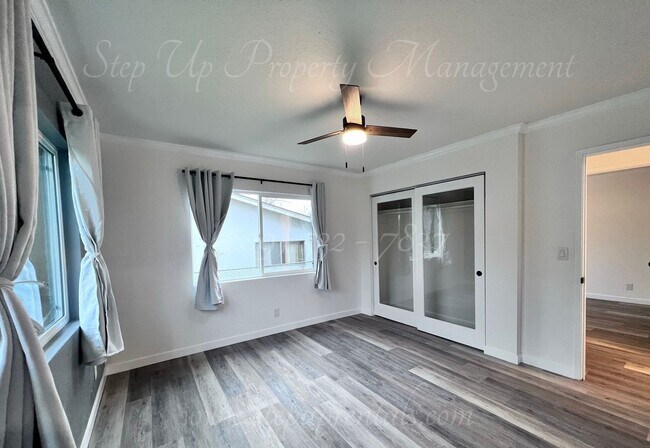 Building Photo - Newly Updated 3 Bedroom 2 Bathroom Home in...