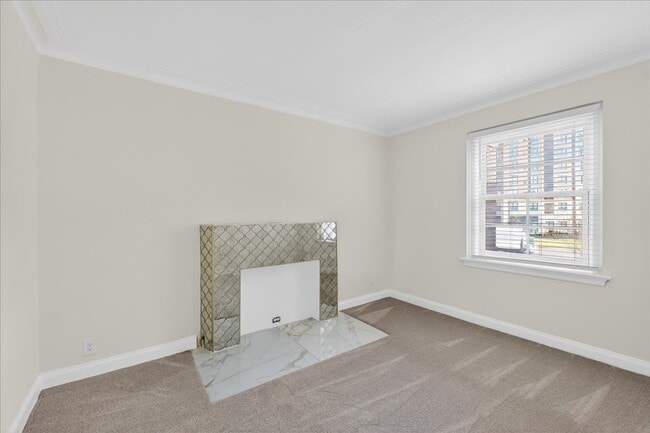 Building Photo - 923 S Hanley Rd