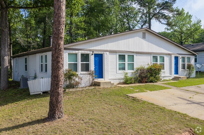 Building Photo - Heritage Pines