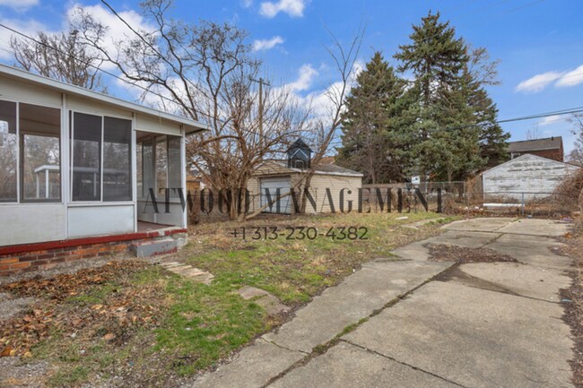Building Photo - This beautifully updated 3-bedroom, 1-bath single-family home is ready for move-in!