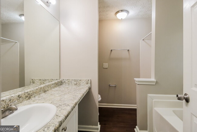 Building Photo - 451 Springbottom Ct SE