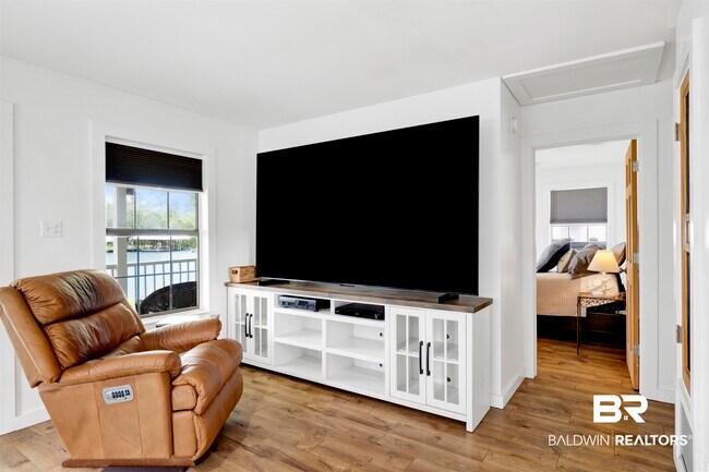 Building Photo - 15851 Keeney Dr