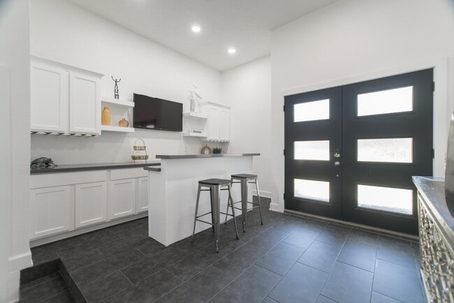 Building Photo - 3103 Hemingway Dr