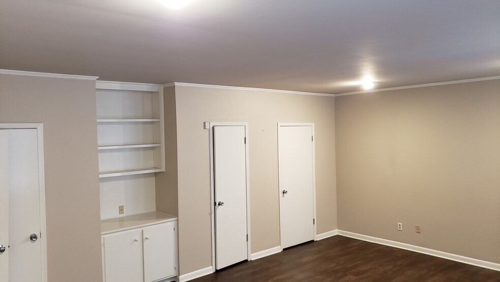 Building Photo - 114 N Kilgore St